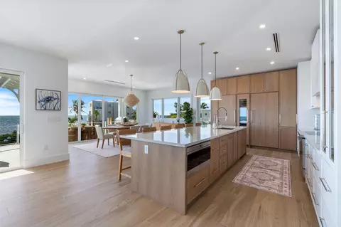 Kitchen - 1002 Snapper Ln, Key Largo, FL 33037 photo 5 of 9