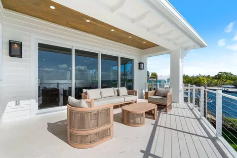 Exterior - 1002 Snapper Ln, Key Largo, FL 33037 photo 4 of 14