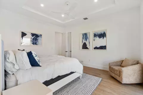 Bedroom - 1002 Snapper Ln, Key Largo, FL 33037 photo 5 of 7