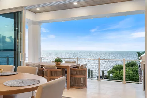 Dining - 1002 Snapper Ln, Key Largo, FL 33037 photo 3 of 4