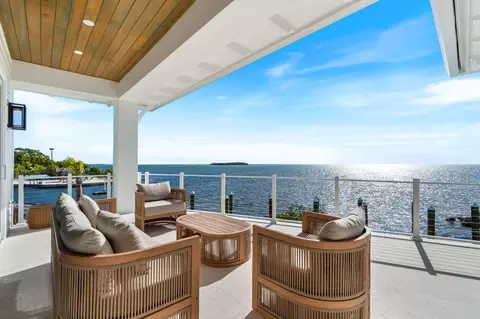 Exterior - 1002 Snapper Ln, Key Largo, FL 33037 photo 3 of 14