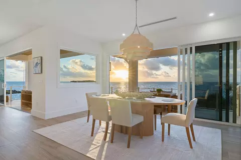 Dining - 1002 Snapper Ln, Key Largo, FL 33037 photo 2 of 4