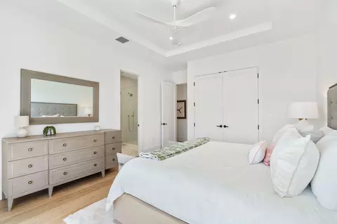 Bedroom - 1002 Snapper Ln, Key Largo, FL 33037 photo 3 of 7