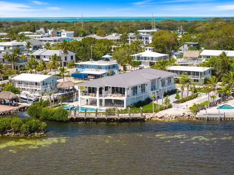 View/Area - 1002 Snapper Ln, Key Largo, FL 33037 photo 9 of 9