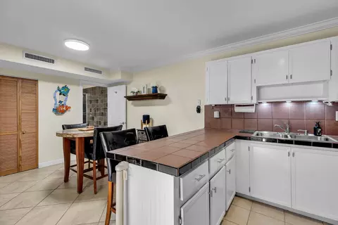 Kitchen - 3326 Eagle Ave, Key West, FL 33040 photo 4 of 5