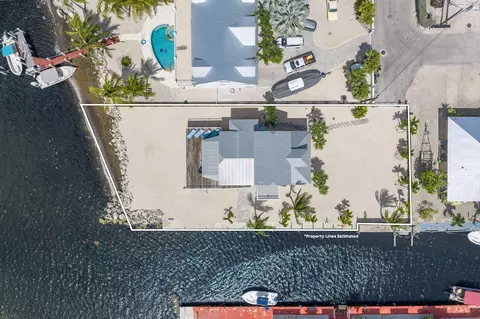 View/Area - 996 97th Street Ocean, Marathon, FL 33050 photo 2 of 11