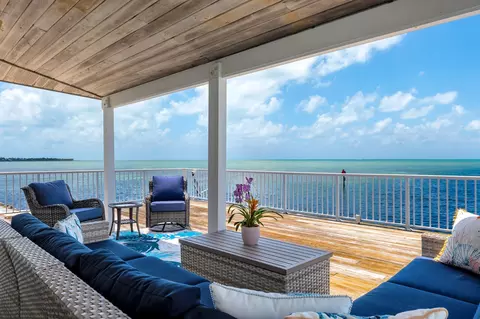 Exterior - 996 97th Street Ocean, Marathon, FL 33050 photo 4 of 15