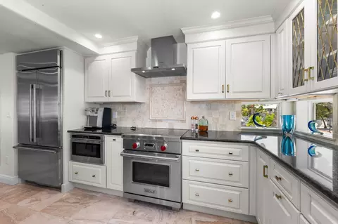 Kitchen - 996 97th Street Ocean, Marathon, FL 33050 photo 4 of 7