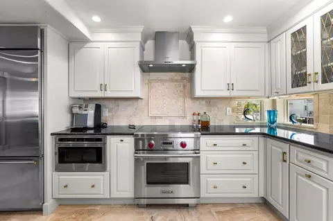 Kitchen - 996 97th Street Ocean, Marathon, FL 33050 photo 6 of 7