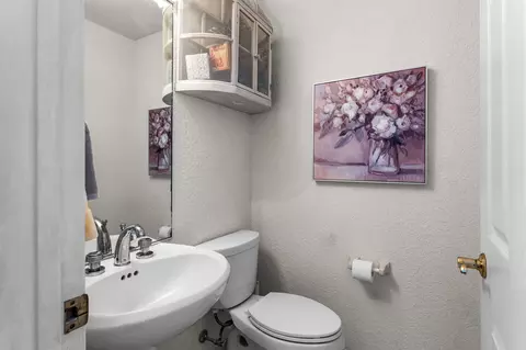 Bath - 996 97th Street Ocean, Marathon, FL 33050 photo 3 of 5