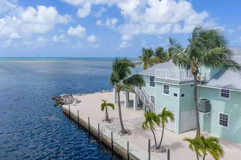View/Area - 996 97th Street Ocean, Marathon, FL 33050 photo 6 of 11