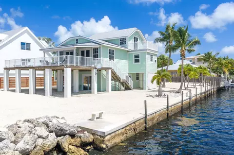 Exterior - 996 97th Street Ocean, Marathon, FL 33050 photo 8 of 15