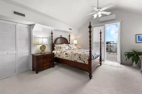 Bedroom - 996 97th Street Ocean, Marathon, FL 33050 photo 6 of 8