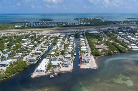 View/Area - 996 97th Street Ocean, Marathon, FL 33050 photo 10 of 11