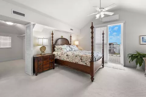Bedroom - 996 97th Street Ocean, Marathon, FL 33050 photo 7 of 8