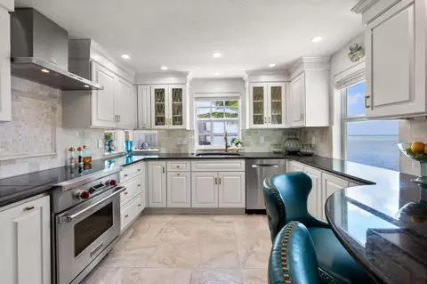 Kitchen - 996 97th Street Ocean, Marathon, FL 33050 photo 1 of 7