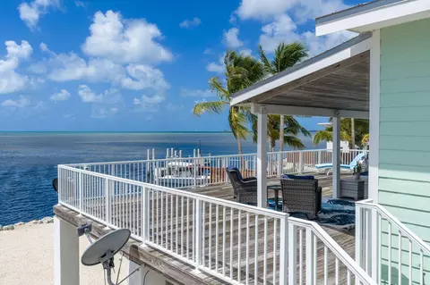 Exterior - 996 97th Street Ocean, Marathon, FL 33050 photo 10 of 15