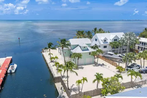 View/Area - 996 97th Street Ocean, Marathon, FL 33050 photo 8 of 11