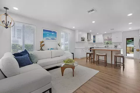Living - 53 Bonefish Ave, Key Largo, FL 33037 photo 1 of 2