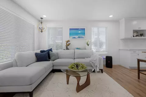 Living - 53 Bonefish Ave, Key Largo, FL 33037 photo 2 of 2
