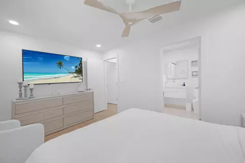 Bedroom - 53 Bonefish Ave, Key Largo, FL 33037 photo 4 of 5