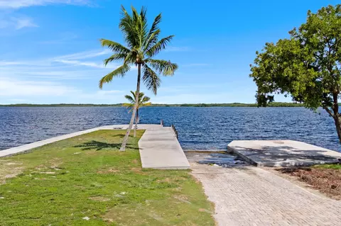 View/Area - 53 Bonefish Ave, Key Largo, FL 33037 photo 3 of 6