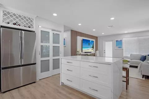 Kitchen - 53 Bonefish Ave, Key Largo, FL 33037 photo 6 of 6