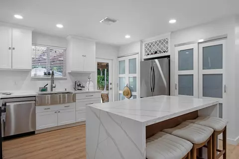 Kitchen - 53 Bonefish Ave, Key Largo, FL 33037 photo 2 of 6