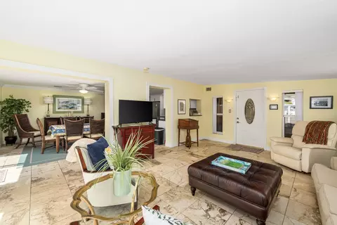 Living - 490 10th St #KEY colony, Key Colony Beach, FL 33051 photo 2 of 4