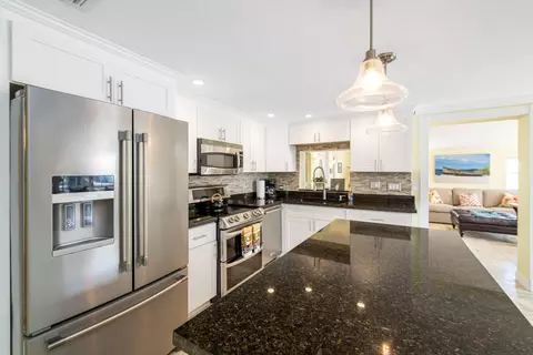 Kitchen - 490 10th St #KEY colony, Key Colony Beach, FL 33051 photo 1 of 2