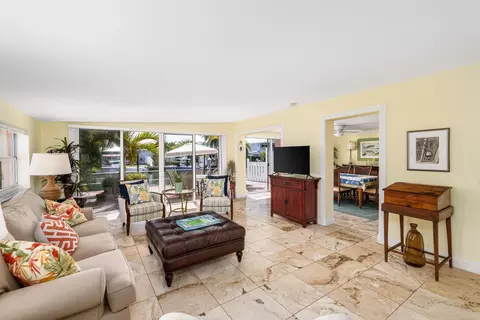 Living - 490 10th St #KEY colony, Key Colony Beach, FL 33051 photo 4 of 4