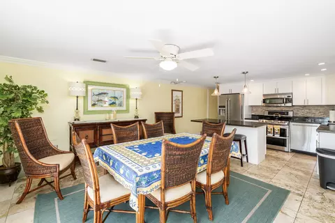 Dining - 490 10th St #KEY colony, Key Colony Beach, FL 33051 photo 2 of 2