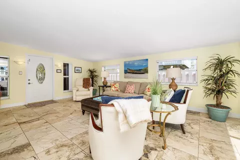 Living - 490 10th St #KEY colony, Key Colony Beach, FL 33051 photo 1 of 4