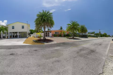 Exterior - 490 10th St #KEY colony, Key Colony Beach, FL 33051 photo 8 of 8