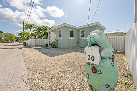 Exterior - 30 Orange Dr, Key Largo, FL 33037 photo 1 of 7