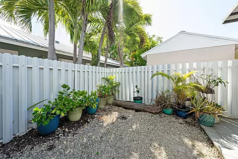 Exterior - 30 Orange Dr, Key Largo, FL 33037 photo 7 of 7
