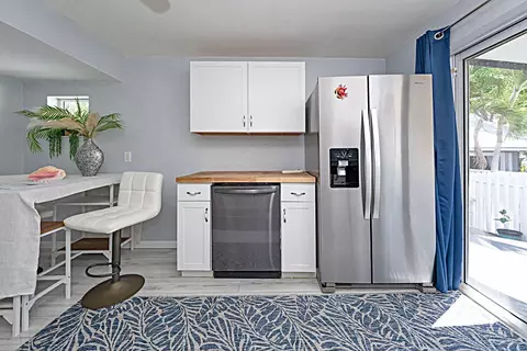 Kitchen - 30 Orange Dr, Key Largo, FL 33037 photo 4 of 4