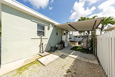 Exterior - 30 Orange Dr, Key Largo, FL 33037 photo 3 of 7