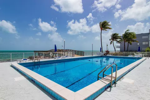 Exterior - 201 E Ocean Dr UNIT 208, Key Colony Beach, FL 33051 photo 6 of 13