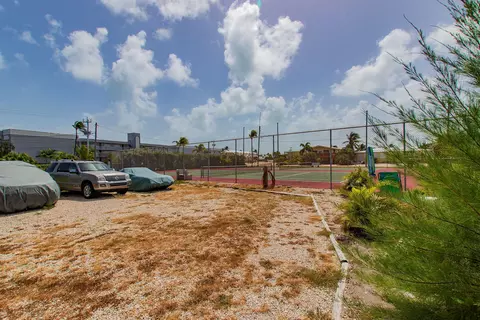 Exterior - 201 E Ocean Dr UNIT 208, Key Colony Beach, FL 33051 photo 13 of 13