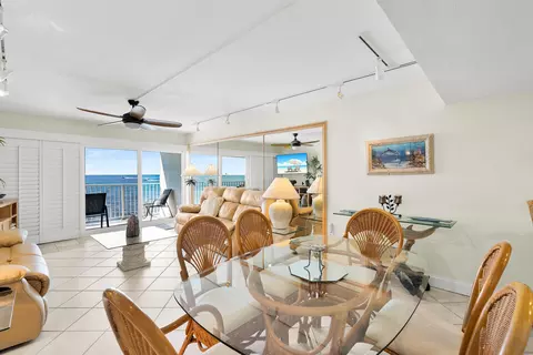 Dining - 201 E Ocean Dr UNIT 208, Key Colony Beach, FL 33051 photo 5 of 5