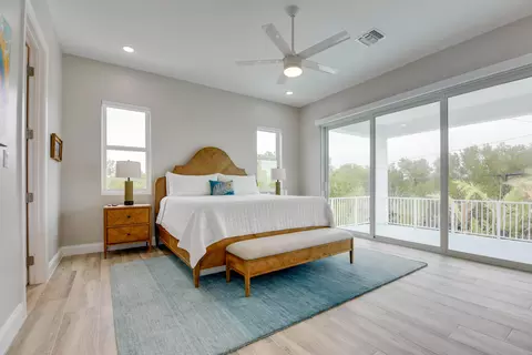 Bedroom - 30985 Watson Blvd, Big Pine Key, FL 33043 photo 1 of 7