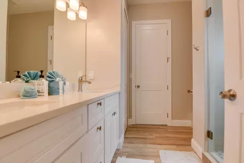 Bath - 30985 Watson Blvd, Big Pine Key, FL 33043 photo 3 of 4