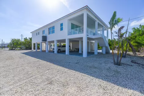 Exterior - 30985 Watson Blvd, Big Pine Key, FL 33043 photo 8 of 21