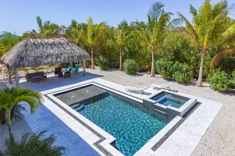 Exterior - 30985 Watson Blvd, Big Pine Key, FL 33043 photo 7 of 21