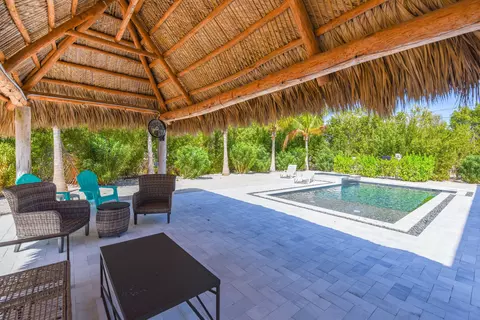Exterior - 30985 Watson Blvd, Big Pine Key, FL 33043 photo 5 of 21