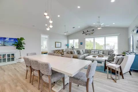 Dining - 30985 Watson Blvd, Big Pine Key, FL 33043 photo 1 of 4