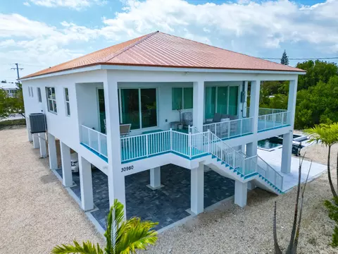 Exterior - 30985 Watson Blvd, Big Pine Key, FL 33043 photo 4 of 21