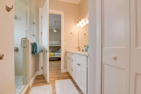 Bath - 30985 Watson Blvd, Big Pine Key, FL 33043 photo 1 of 4
