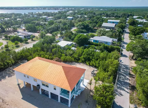 View/Area - 30985 Watson Blvd, Big Pine Key, FL 33043 photo 3 of 8